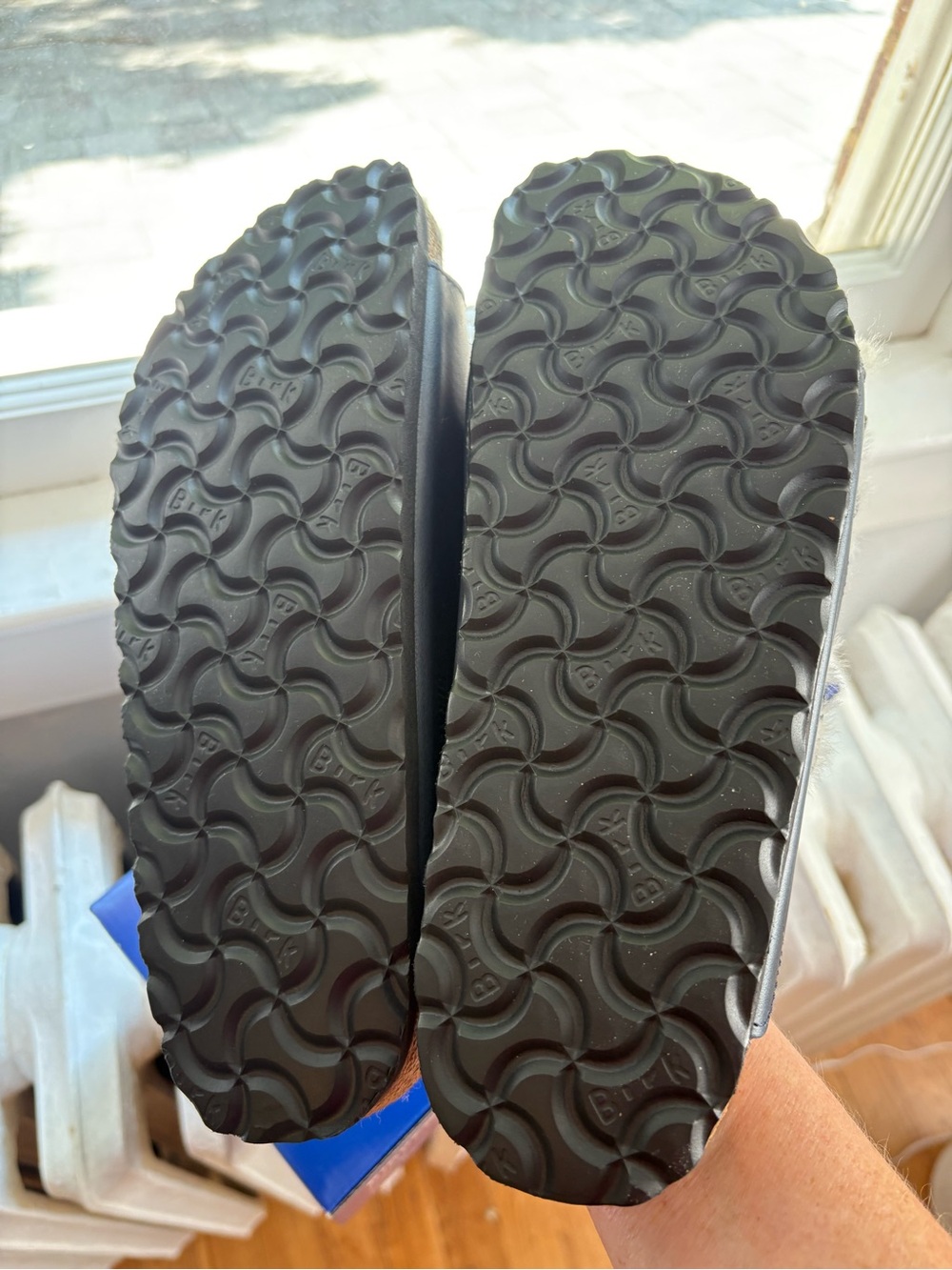 Birkenstock Arizona Shearling in Navy. NWT - Picture 8 of 9